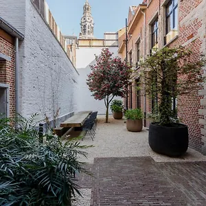 Btfl Living Apartment