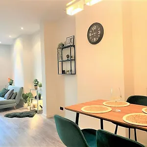 Royal South - With Parkview Apartment